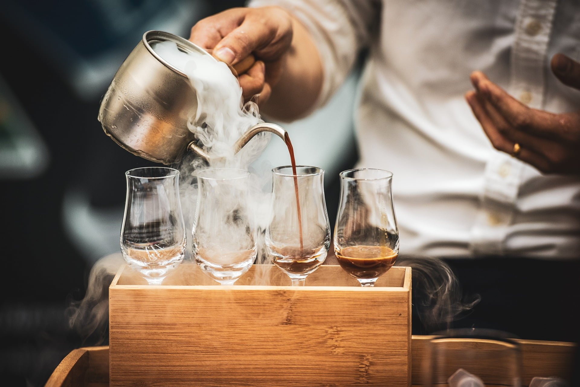 Sabia que um cafezinho caprichado pode garantir aquela venda pra você?